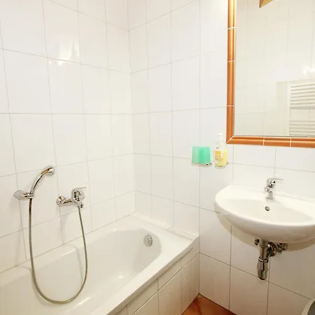 Appartement Spacious In Laengenfeld With Sauna