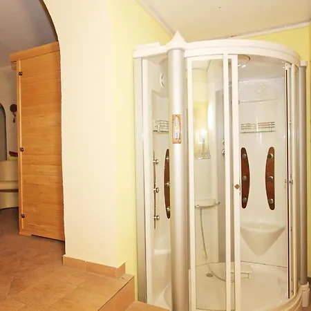 Spacious In Laengenfeld With Sauna Appartement Huben (Imst)