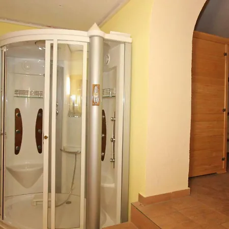 Spacious In Laengenfeld With Sauna Апартаменты Хубен